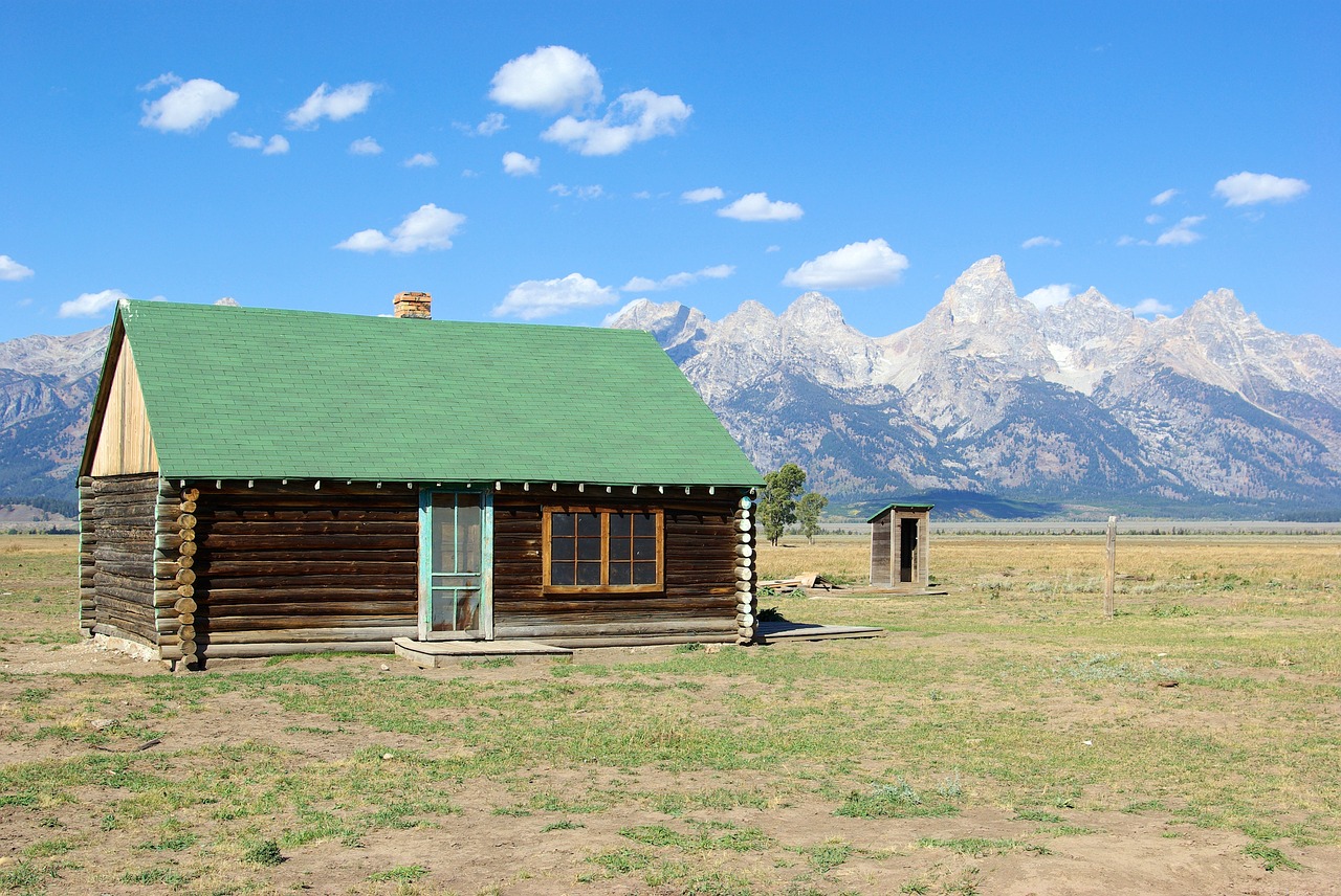 cabin on mormon row, cabin, house-3721927.jpg